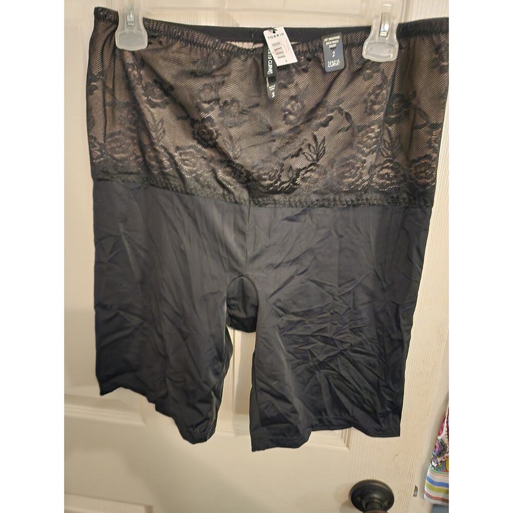 NWT Torrid BLACK Lace MICROFIBER 360° SMOOTHING High Waist Short sz 2X Plus